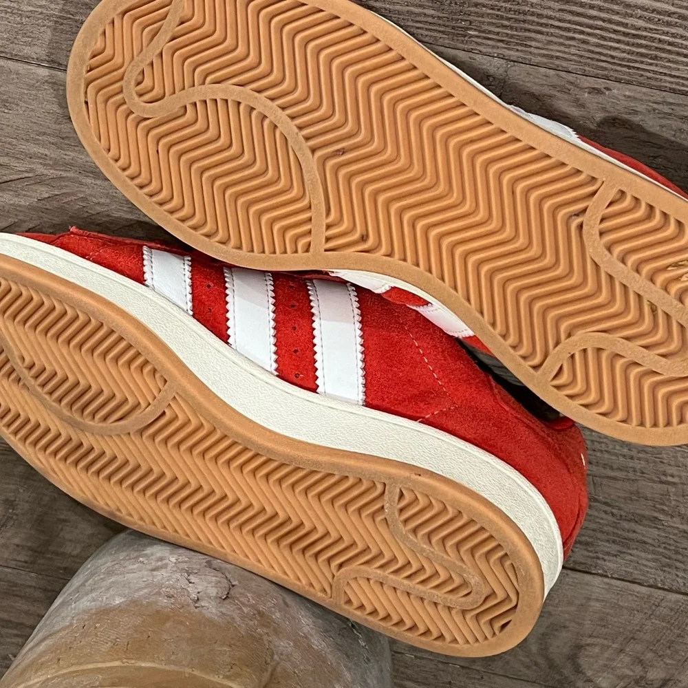 ADIDAS Campus Originals. In almost new condition. Size 8.5 womens 7 mens. - Picture 4 of 5